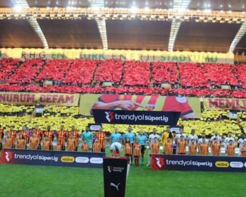 Kayserispor ve Çaykur Rizespor'un Maçı İçin Biletler Ücretsiz Oldu