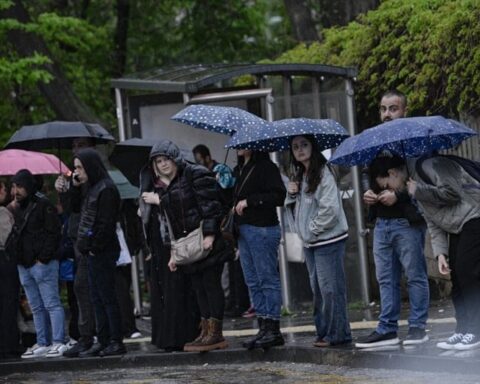 Kış Geliyor: Türkiye'de Sıcaklıklar Düşüyor, Yağışlar Artıyor