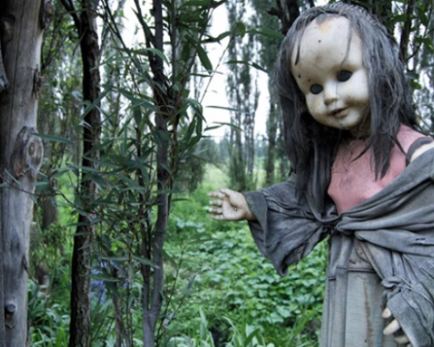 Korkutucu Bebekler Adası: Efsane ve Gerçek Arasındaki Sınır