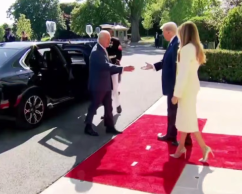 Kral Charles, Trump ile El Sıkışırken Güç Mücadelesi Yaptı