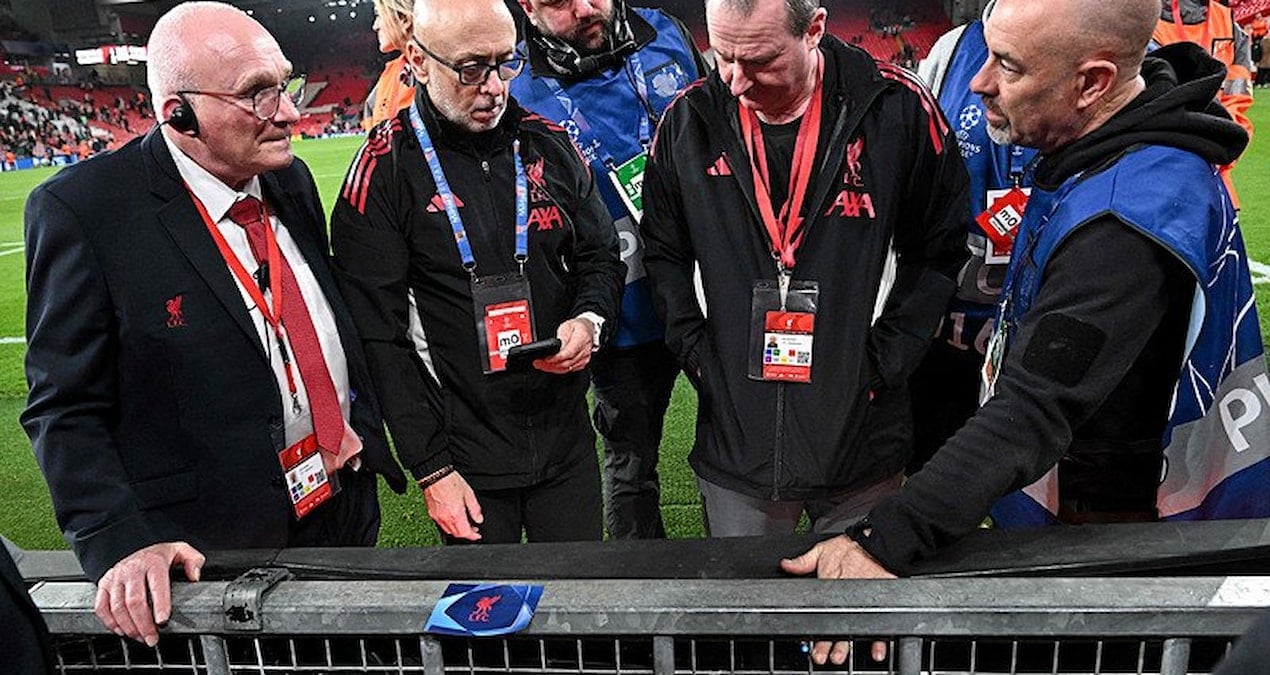 Liverpool'da Nao Lang'ın parmağı ciddi şekilde yaralandı, UEFA saha düzenlemelerini gözden geçiriyor