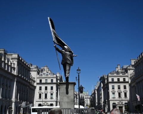 Londra'da Banksy'nin Yeni Eserinin Görüntüsü Gösterildi