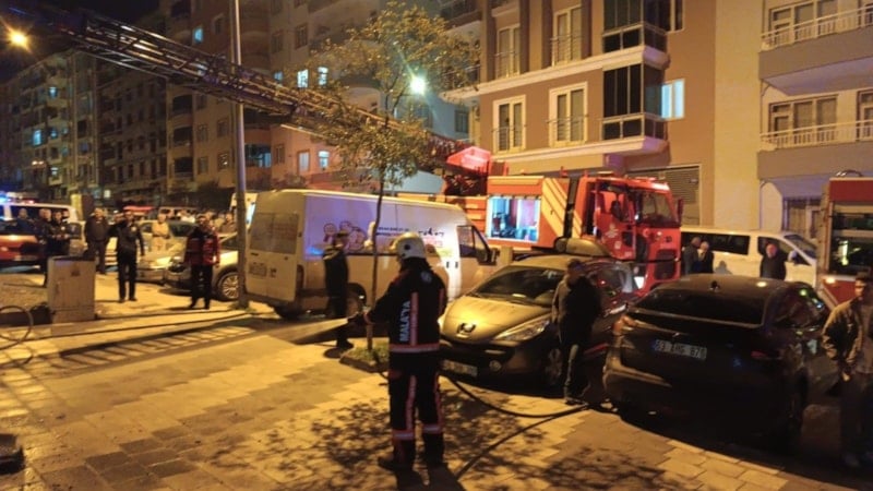 Malatya'da Çakmakla Oyun Oynarken Yangın Çıktı, İtfaiye Müdahale Etti