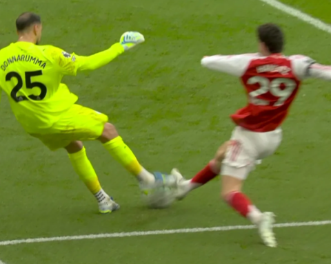 Manchester City'nin Kalecisi Donnarumma'nın Hatası Arsenal'e Puan Kazandırdı