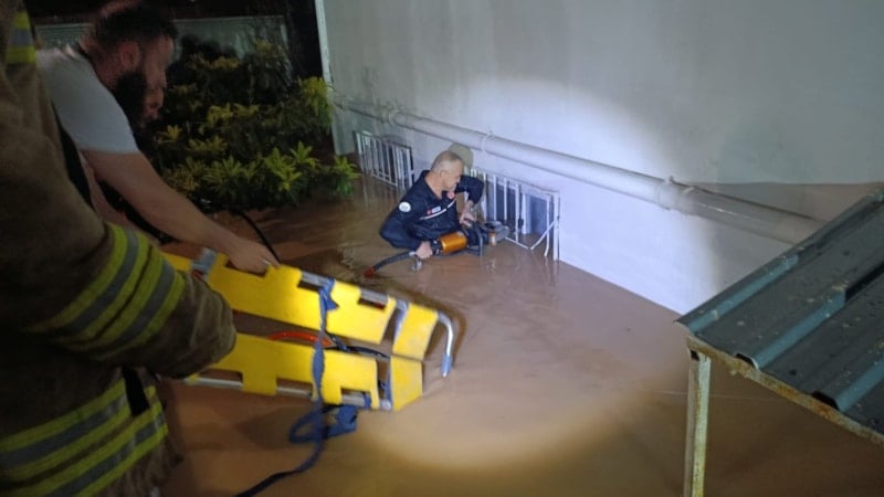 Mardin'de Sağanak Nedeniyle Ev ve İş Yerlerini Su Bastı