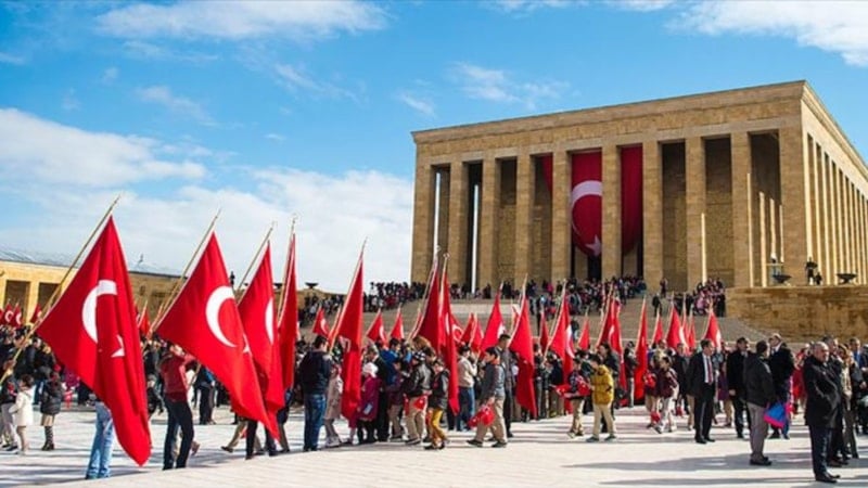 MEB'e Sorular Yağarken 23 Nisan Kutlamaları İçin Gözler Açık Kalıyor