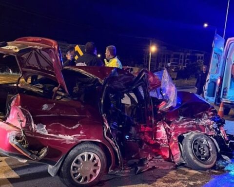 Mersin'de Minibüs ile Otomobil Çarpıştı, 1 Kişi Hayatını Kaybetti