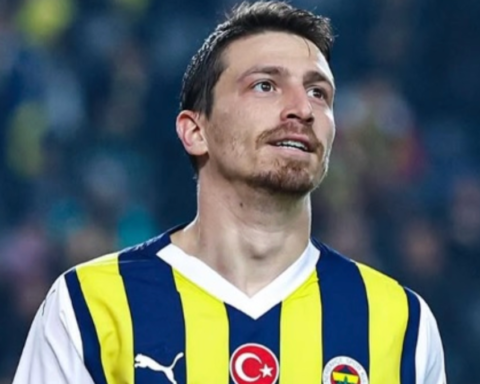 Mert Hakan Yandaş, Fenerbahçe'ye ve destekçilere minnettarlığını dile getirdi