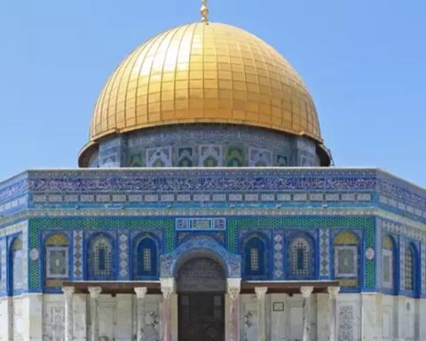 Mescid-i Aksa 41 Gün Sonra Yeniden İbadete Açıldı