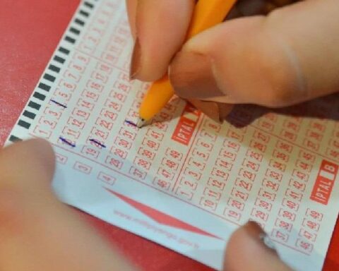 Michigan'da 69 yaşındaki kadın piyango ile 832 bin dolar kazandı