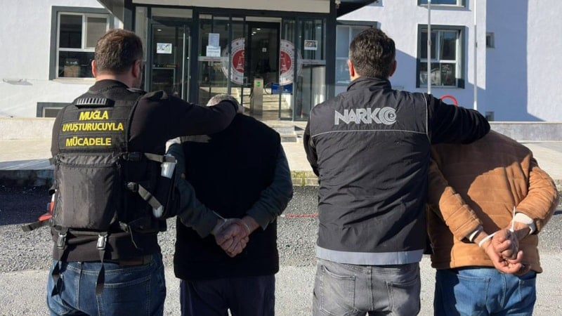 Muğla'da Uyuşturucu Operasyonu: 1027 Adet Sentetik Ecza Ele Geçirildi