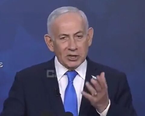 Netanyahu, Yolsuzluk Davasının Ertelenmesi İçin Mahkemeye Dilekçe Sundı