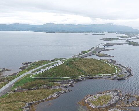 Norveç'in Atlantik Yolu: Mimari ve Doğanın Büyüleyici Bir Buluşması