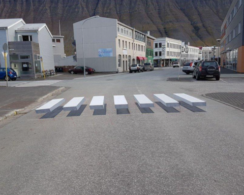 Optik İllüzyon Tekniğiyle Sürücülerin Hız Kontrolü Sağlanıyor