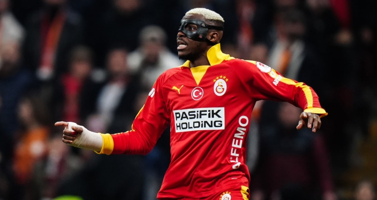 Osimhen, Galatasaray'ın teknik direktörü Günay Güvenç'e destek sundu