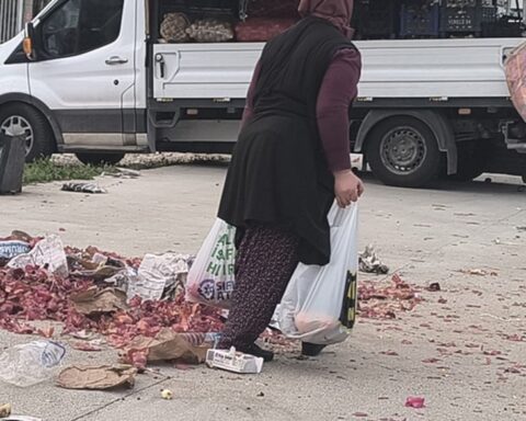 Osmaniye'deki Pazar Görüntüleri, Türkiye'nin Ekonomik Krizini Gözler Önüne Seriyor
