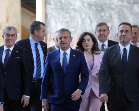 Özgür Özel, İktidara Erken Seçim Çağrısı Yineledi