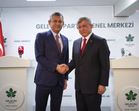 Özgür Özel’in Ara Seçim Çağrısına Üç Partiden Destek Geldi