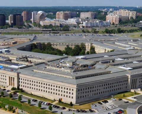 Pentagon yakınlarında otobüs kazası; 23 kişi yaralandı