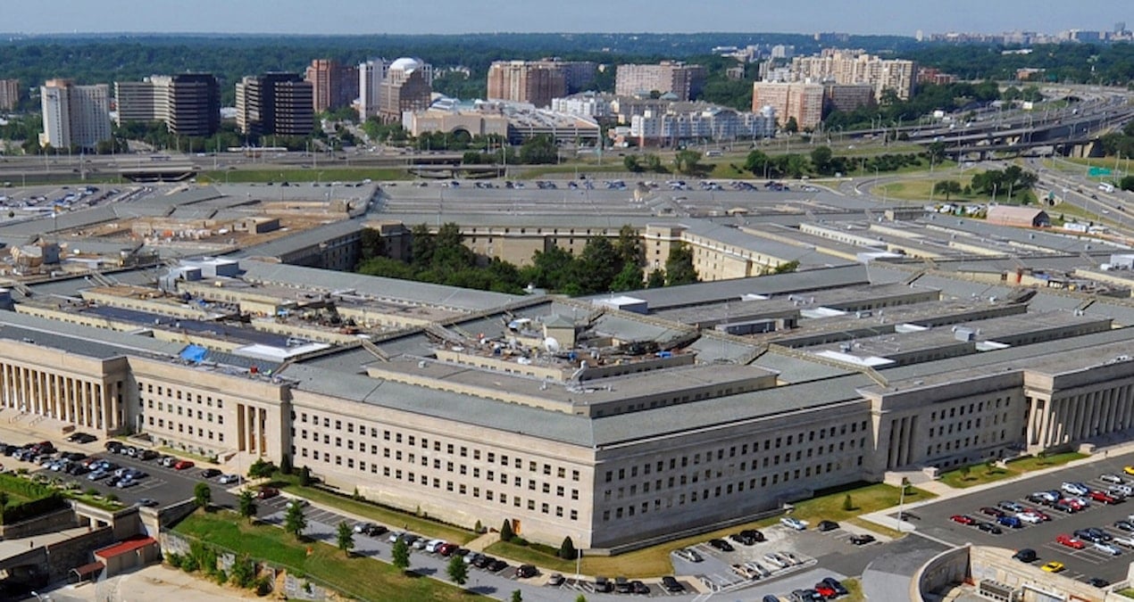 Pentagon yakınlarında otobüs kazası; 23 kişi yaralandı