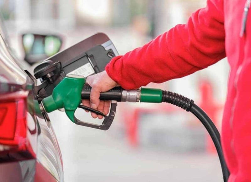 Petrol fiyatları düştü, indirim yapmayan istasyonlara ağır yaptırımlar geliyor