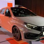Rus otomotiv sektörü, yeni Lada Vesta Sport modelini tanıtarak yerli üretimini artırmayı hedefliyor