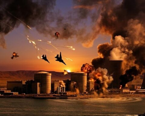 Rusya, İran'daki Nükleer Santraldeki Personelini Tahliye Etti