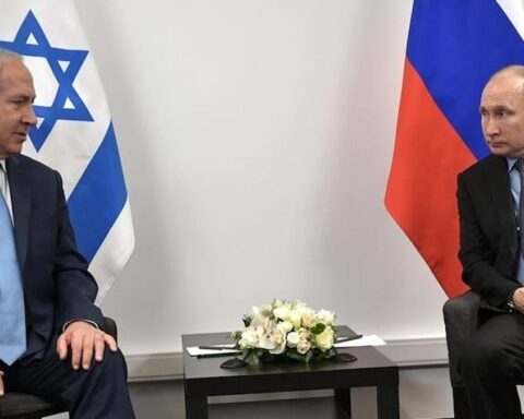 Rusya'da İsrailli Yolcular Havalimanında Sorguya Alındı