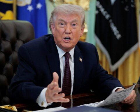 Sachs’tan Trump’a uyarı: İran’a müdahale küresel ekonomiyi tehlikeye atar