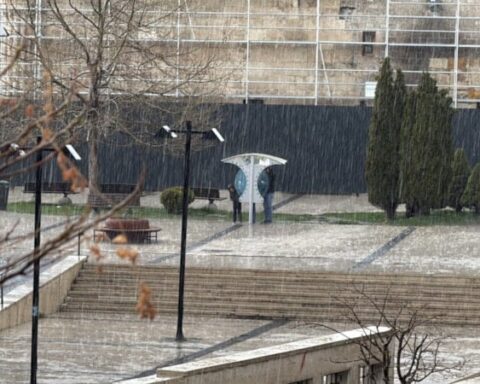 Sivas'ta Kuvvetli Yağmur Hayatı Olumsuz Etkiledi