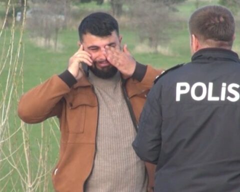 Sivas'ta Seyir Halindeki Otomobilin Motoru Alev Aldı, Sürücü Kurtuldu