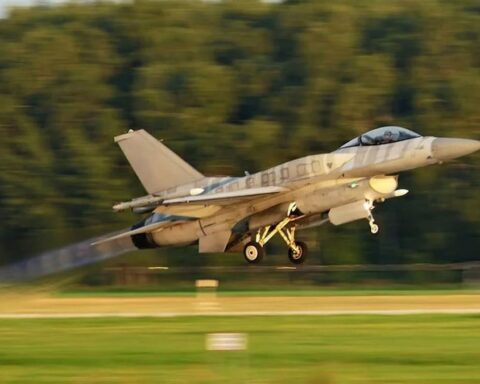 Slovakya, Hava Kuvvetlerini Modernize Etmek İçin 14 F-16 Savaş Uçağını Teslim Aldı