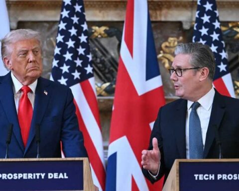 Starmer, Trump’a Karşı Ulusal Çıkarları Önceliyor: "Hiçbir Şey Beni Yolumdan Çeviremez"
