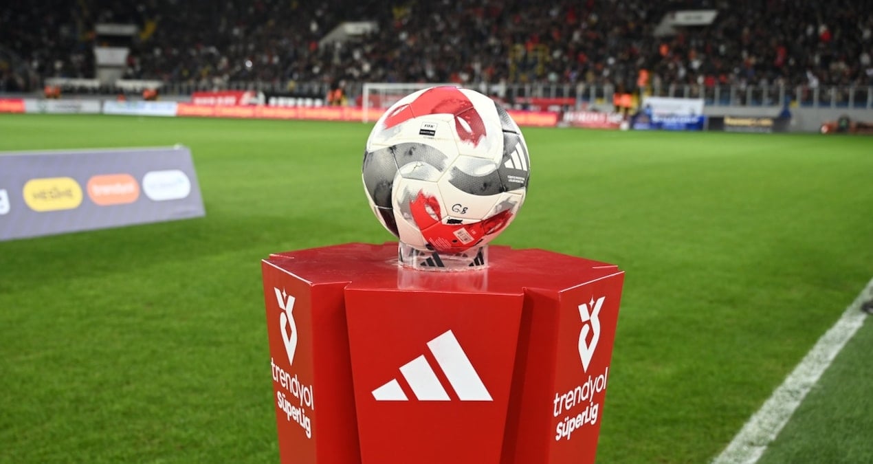 Süper Lig 32. hafta maç programı açıklandı, devleri zor bir mücadele bekliyor