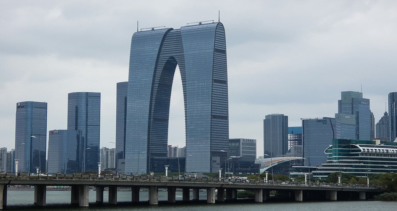Suzhou'da "Büyük Pantolon" isimli dev gökdelen inşa edildi