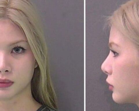 Teksas’ta Öğrencileriyle Uygunsuz İlişkide Bulunan Öğretmen Gözaltına Alındı