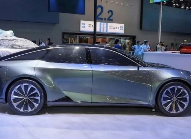 Toyota’nın Yeni Elektrikli Sedan Modeli bZ7, İlk Saatte 3 Bin 100 Siparişle Büyük Başlangıç Yaptı