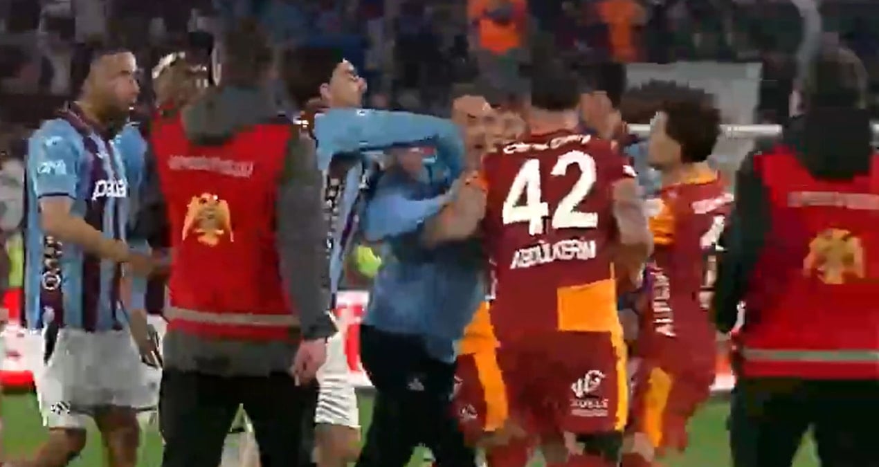 Trabzonspor-Galatasaray Derbisi Sonrası Gerilim: Abdülkerim Bardakcı Kırmızı Kart Gördü