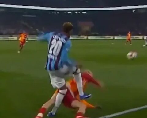 Trabzonspor-Galatasaray Maçının VAR Kayıtları Açıklandı: Hakem Kararını Değiştirmedi