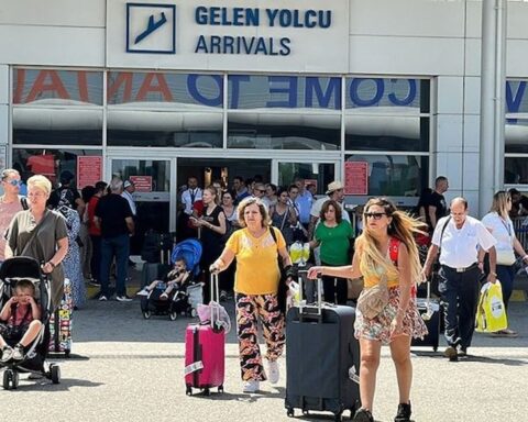 Türkiye, İngiliz Turistlerin Yeni Gözdesi: Uygun Fiyatlarla Yaz Tatili Fırsatları