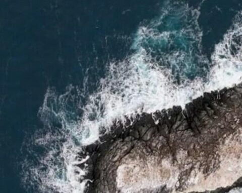 Weddell Denizi'nde keşfedilen yeni ada, daha önce haritalarda yer almıyordu