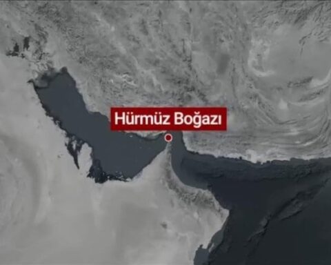 ABD Donanması Hürmüz Boğazı'nda Ticari Gemilere Güvenlik Desteği Sağlamaya Başladı