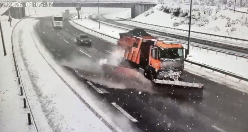 Adana'da Kış Kayıtları: Yoğun Kar Yağışı ve Güvenlik Önlemleri Artıyor
