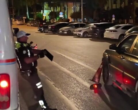 Adana'da Polise Çarpıp Kaçan Yabancı Uyruklu Kadına 557 Bin TL Ceza Verildi