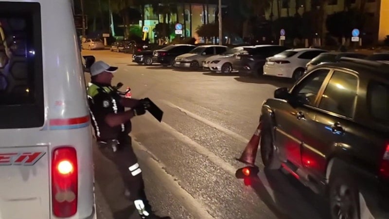 Adana'da Polise Çarpıp Kaçan Yabancı Uyruklu Kadına 557 Bin TL Ceza Verildi