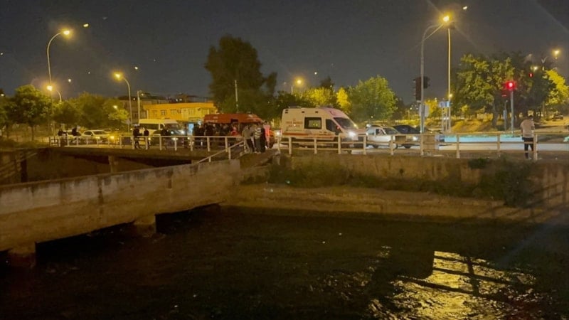 Adana'da sulama kanalına düşen gencin bulunması için arama çalışması başlatıldı