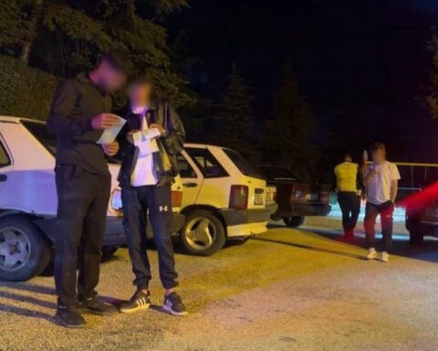 Alkollü Sürücü, Polisten Kaçtıktan Sonra Cezaların Hesabını Yapmaya Çalıştı