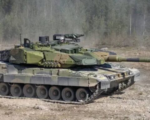 Almanya, Leopard 2A8NOR Tanklarını İlk Kez Norveç'e Teslim Etti