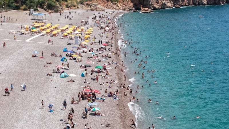 Antalya Sahillerinde Kurban Bayramı Yoğunluğu Devam Ediyor