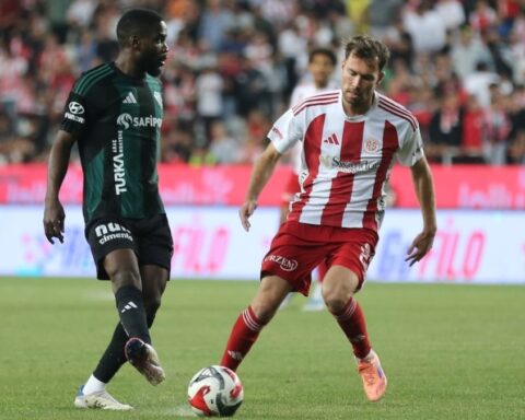 Antalyaspor Süper Lig'den düşen son takım oldu